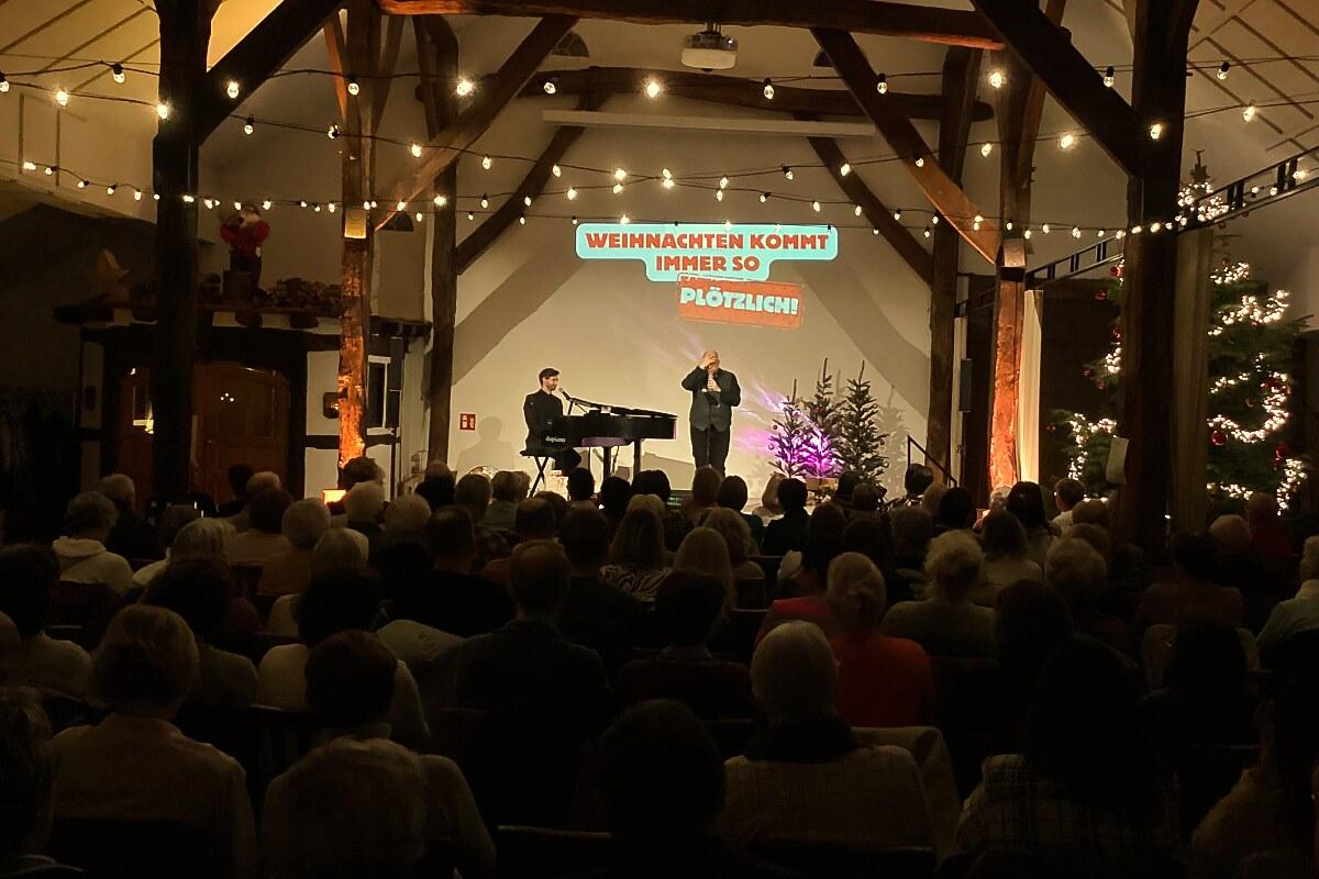 „Weihnachten kommt immer so plötzlich“ – Eine Show, die den Adventsstress vergessen ließ